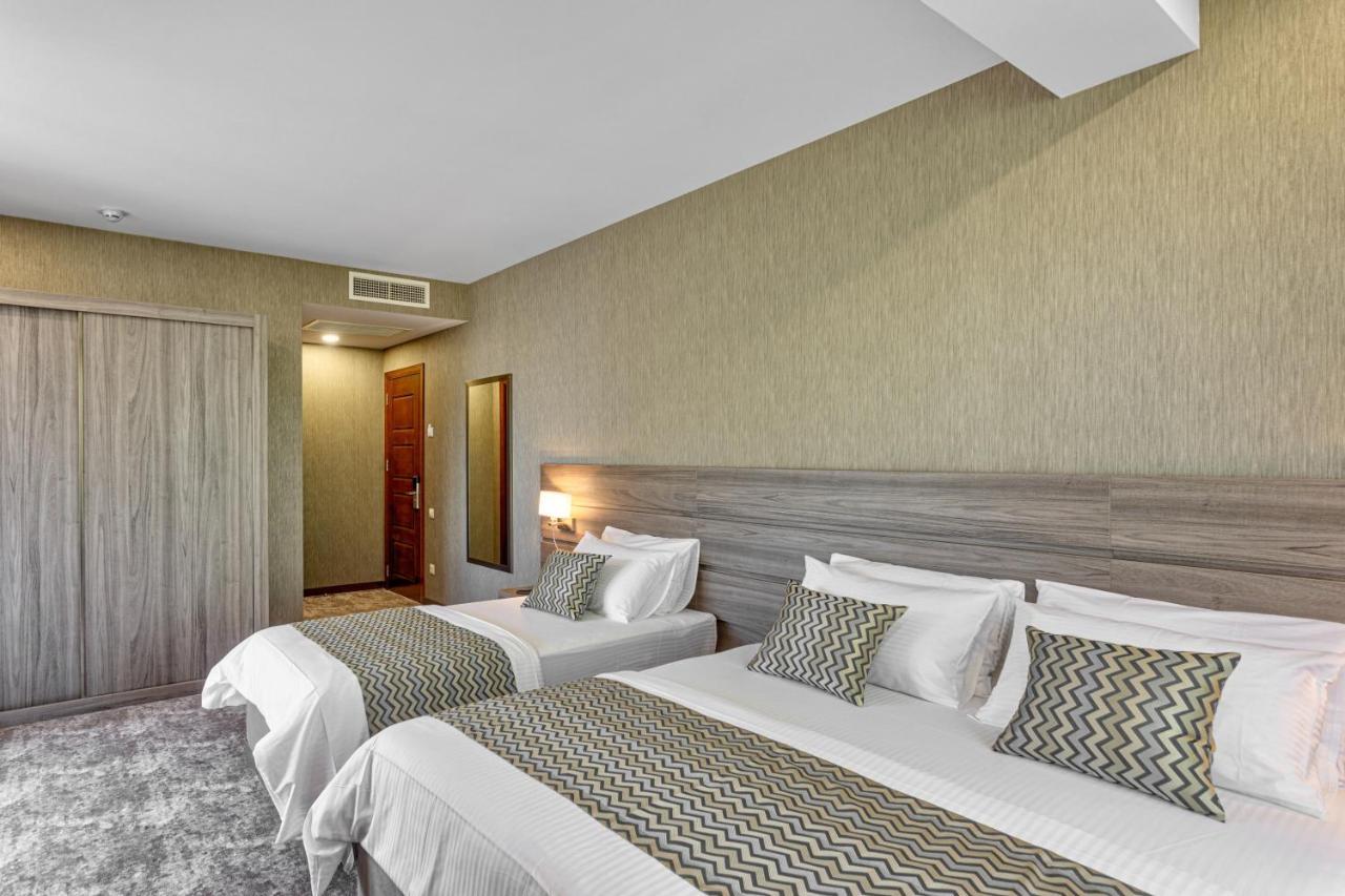 Vinum Hotel Tbilisi Buitenkant foto