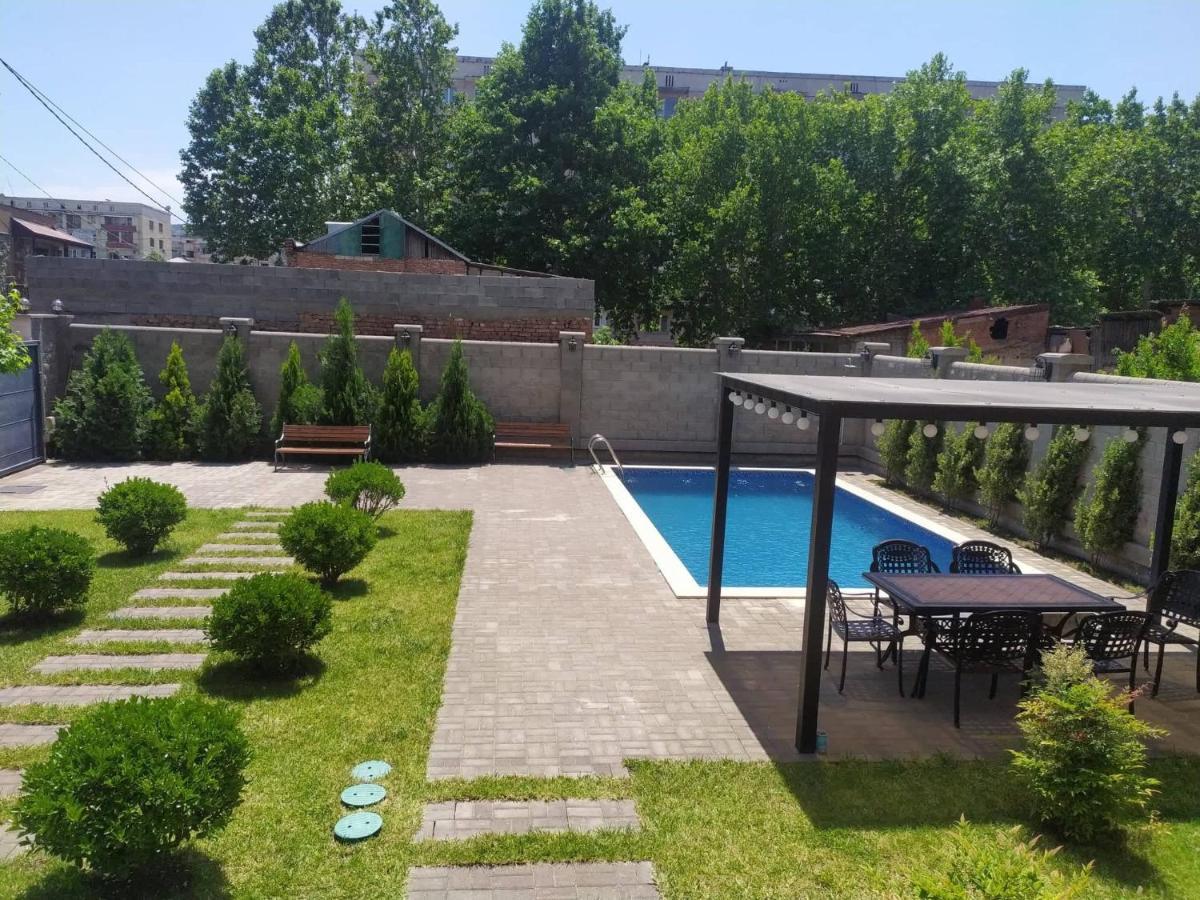 Vinum Hotel Tbilisi Buitenkant foto