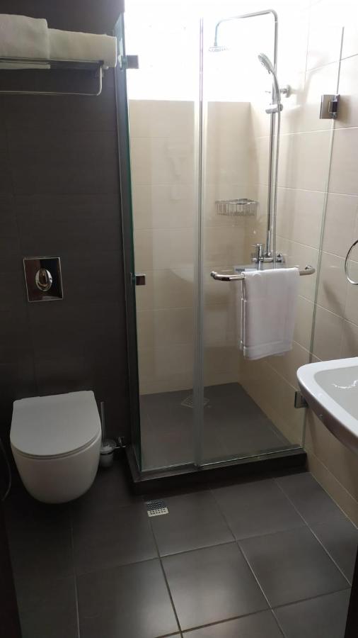 Vinum Hotel Tbilisi Buitenkant foto