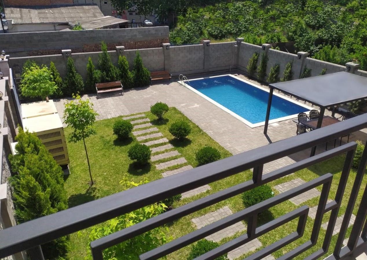 Vinum Hotel Tbilisi Buitenkant foto