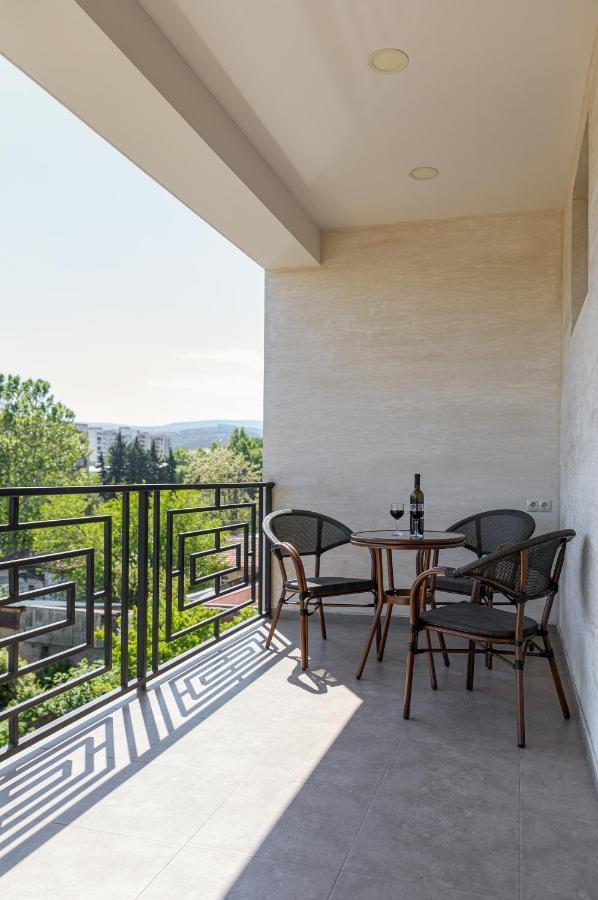 Vinum Hotel Tbilisi Buitenkant foto