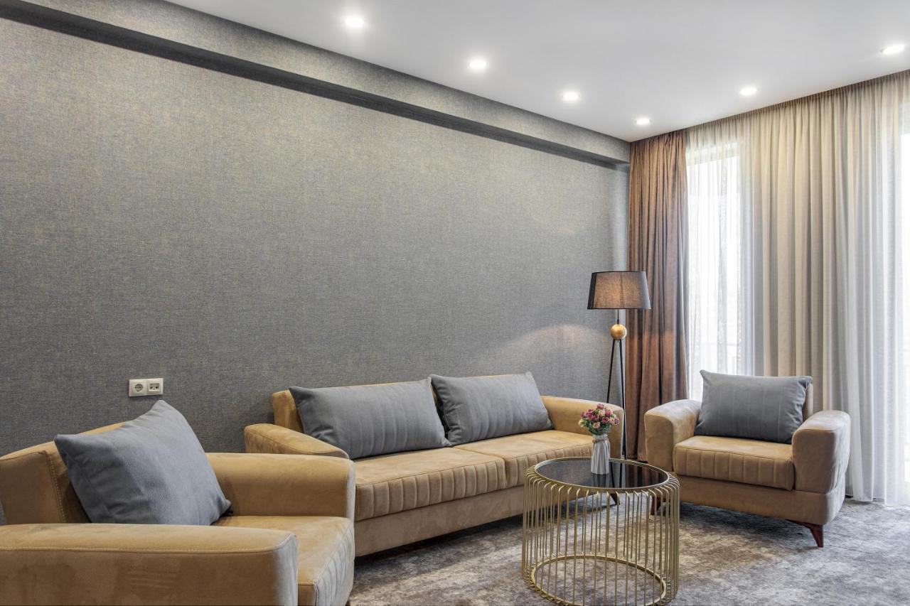 Vinum Hotel Tbilisi Buitenkant foto