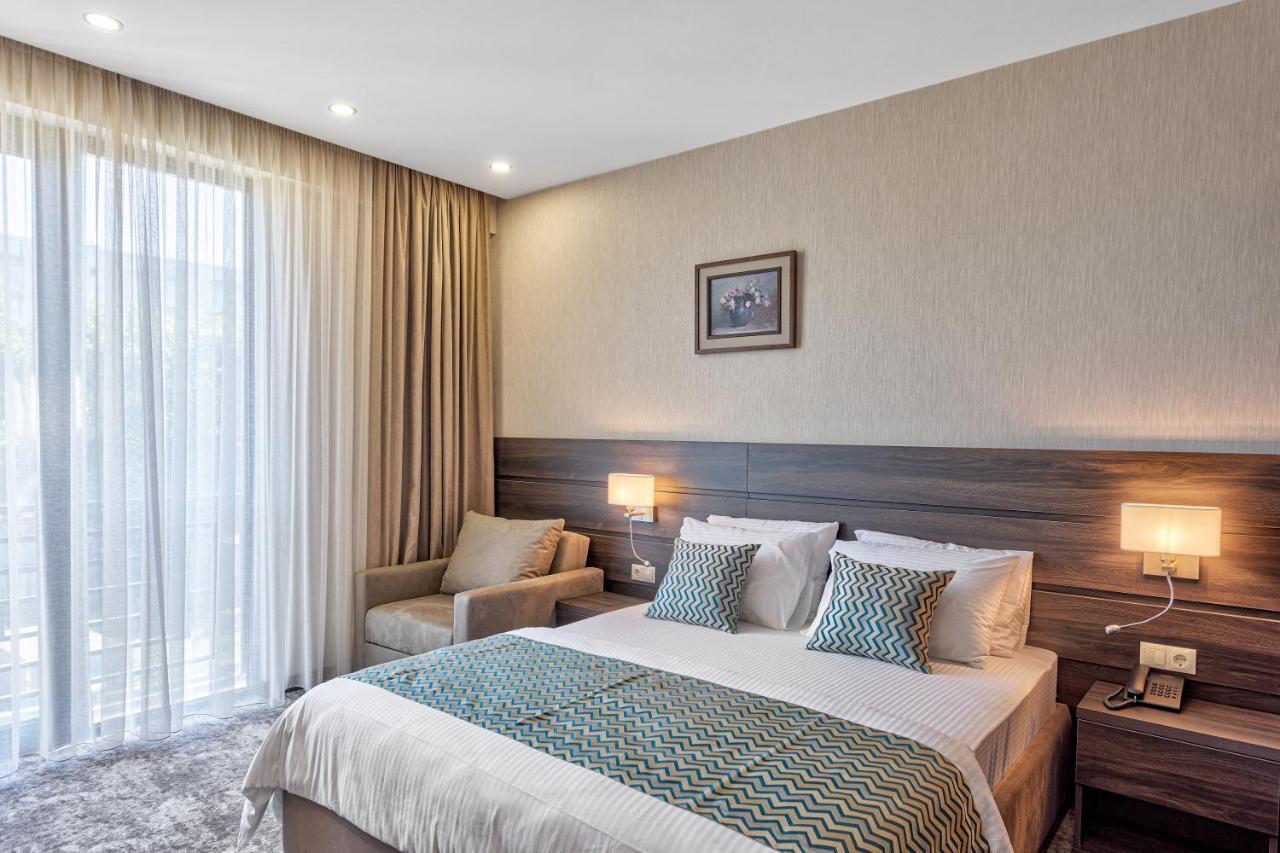 Vinum Hotel Tbilisi Buitenkant foto